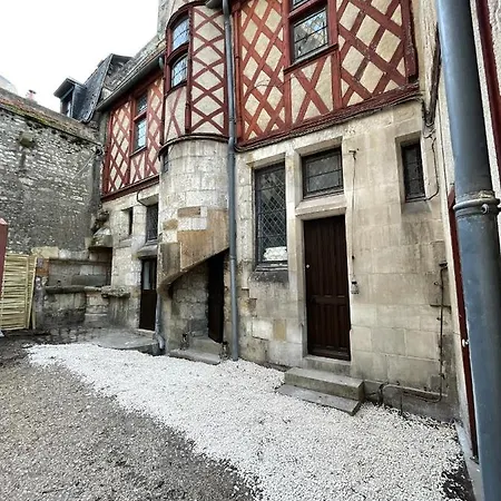 Le Petit Chateau Du Docteur Cambournac Bourges Exterior photo