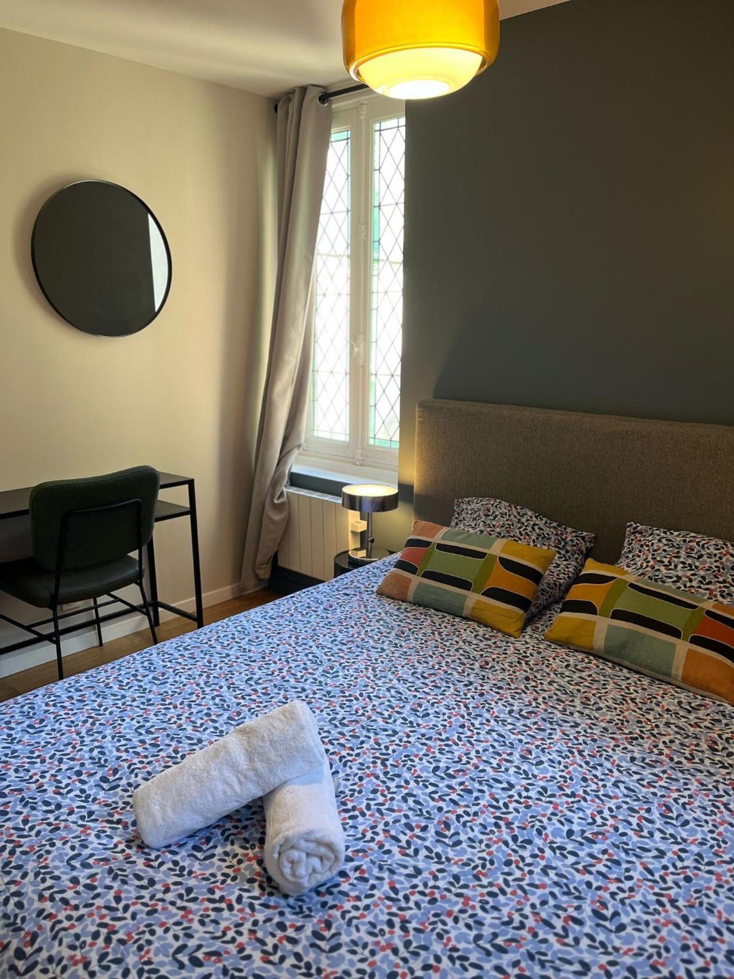 Le Petit Chateau Du Docteur Cambournac * Bourges